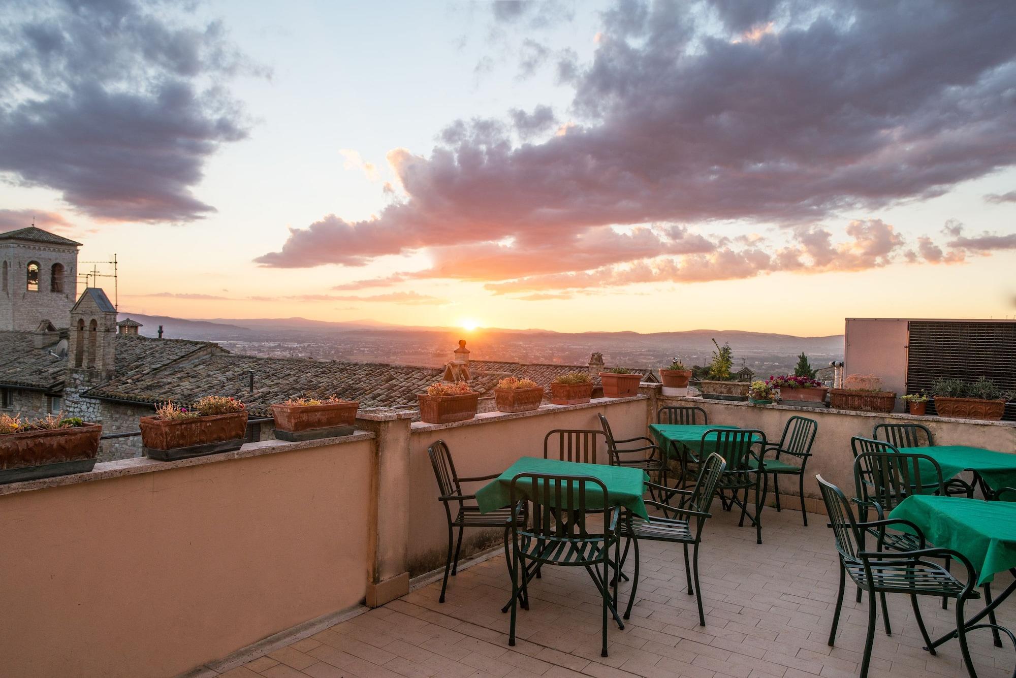 Albergo Ancajani อัสซิซี ภายนอก รูปภาพ